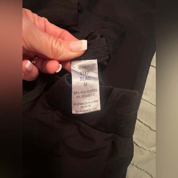 Women’s medium couture activate collection pants - Picture 5 of 5